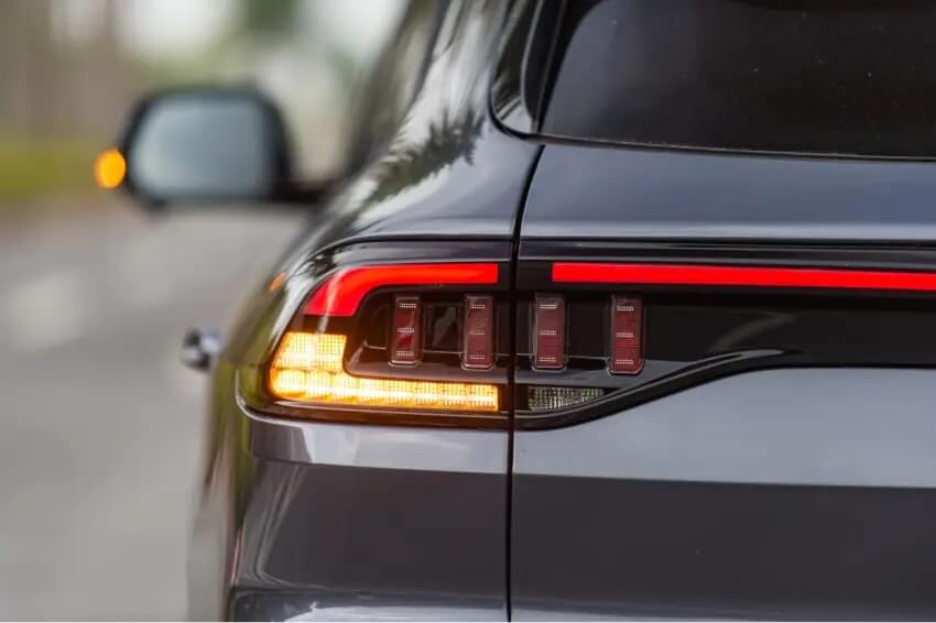 Đèn sau Vinfast VF8